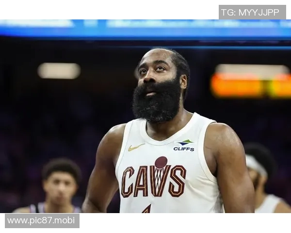 阿伦谈与哈登搭档：他一来就给我创造了太多轻松得分的机会